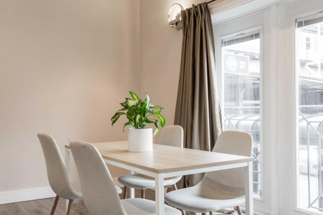 The Double Play - 1 Min Walk To Wrigley! Spacious 2Br - Perfect For Cubs Fans! Chicago Ngoại thất bức ảnh